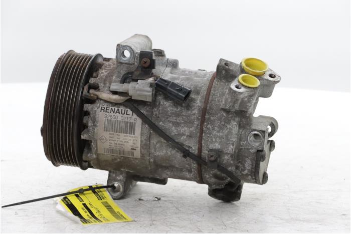 Usagé Compresseur de clim Renault Captur I (2R) 1.2 TCE 16V EDC Prix € 115,00 Règlement à la marge proposé par Snuverink Autodemontage