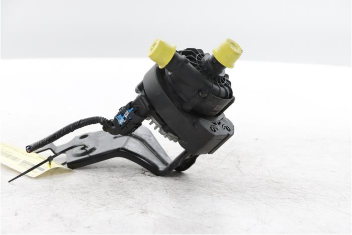 Begagnade Vattenpump Renault Symbioz (RJB) 1.6 E-Tech Full Hybrid 145 Pris € 114,95 Inklusive moms erbjuds av Snuverink Autodemontage