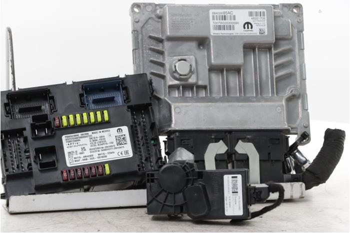 Used Engine management computer Jeep Compass II (MP) 1.3 4XE 240 16V 4x4 Price € 423,50 Inclusive VAT offered by Snuverink Autodemontage