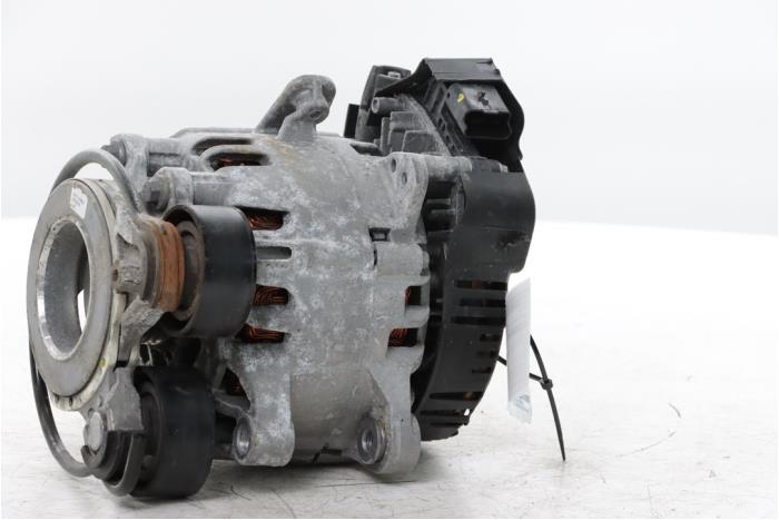 Dynamo van een Peugeot 508 (F3/FB/FH/FP) 1.6 16V Hybrid 225 2022
