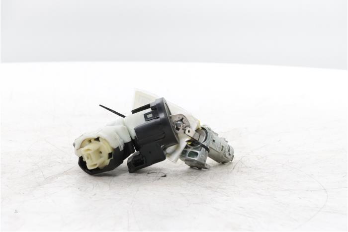 Gebrauchte Schlossset Renault Trafic (1FL/2FL/3FL/4FL) 2.0 dCi 16V 170 Preis € 121,00 Mit Mehrwertsteuer angeboten von Snuverink Autodemontage