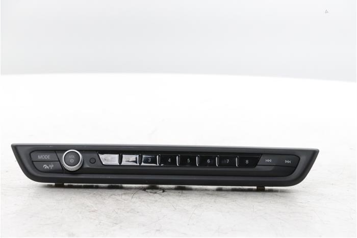 Used On-board computer controller BMW 1 serie (F40) 118i 1.5 TwinPower 12V Price € 60,00 Margin scheme offered by Snuverink Autodemontage
