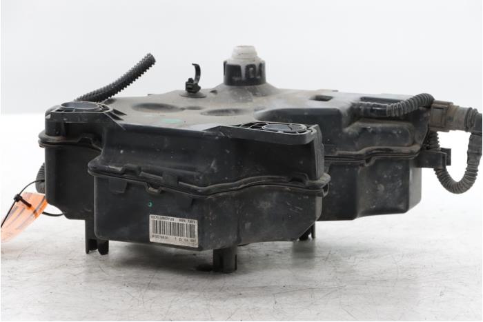 Gebrauchte Additatief tank Citroen Jumpy 2.0 Blue HDI 145 Preis € 175,45 Mit Mehrwertsteuer angeboten von Snuverink Autodemontage