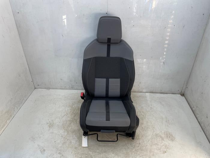 Używane Fotel lewy Opel Grandland (OV64) 1.2 Turbo 12V Hybrid 136 Cena € 150,00 Procedura marży oferowane przez Snuverink Autodemontage