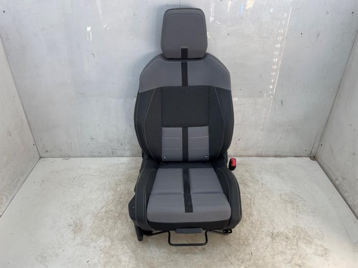 Używane Fotel prawy Opel Grandland (OV64) 1.2 Turbo 12V Hybrid 136 Cena € 95,00 Procedura marży oferowane przez Snuverink Autodemontage
