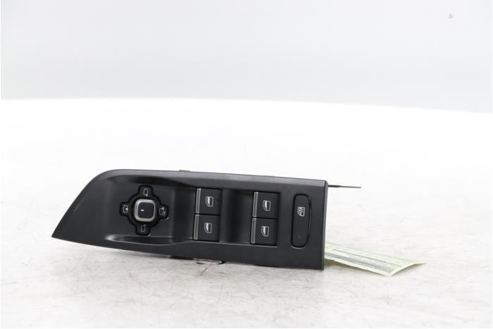 Usados Interruptor combinado de ventanillas Opel Grandland (OV64) 1.2 Turbo 12V Hybrid 136 Precio € 105,00 Norma de margen ofrecido por Snuverink Autodemontage