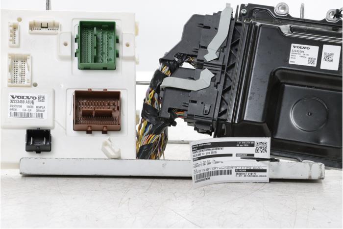 Used Engine management computer Volvo S60 III (ZS) 2.0 T4 16V Price € 250,00 Margin scheme offered by Snuverink Autodemontage