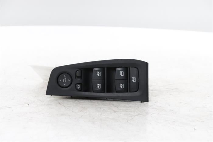 Usados Interruptor combinado de ventanillas BMW 1 serie (F40) 118d 2.0 16V Precio € 55,00 Norma de margen ofrecido por Snuverink Autodemontage