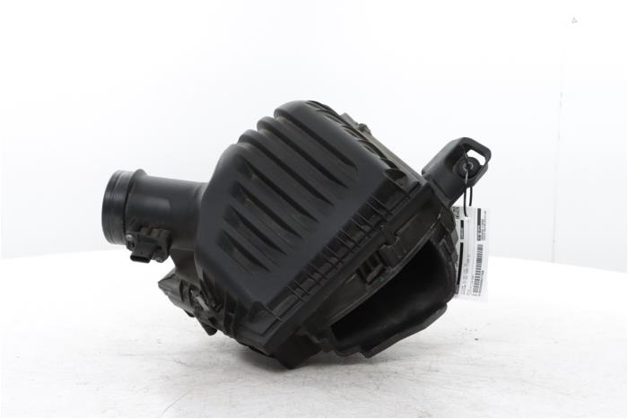 Begagnade Luftfilterhus BMW 1 serie (F40) 118d 2.0 16V Pris € 80,00 Marginaltabell erbjuds av Snuverink Autodemontage