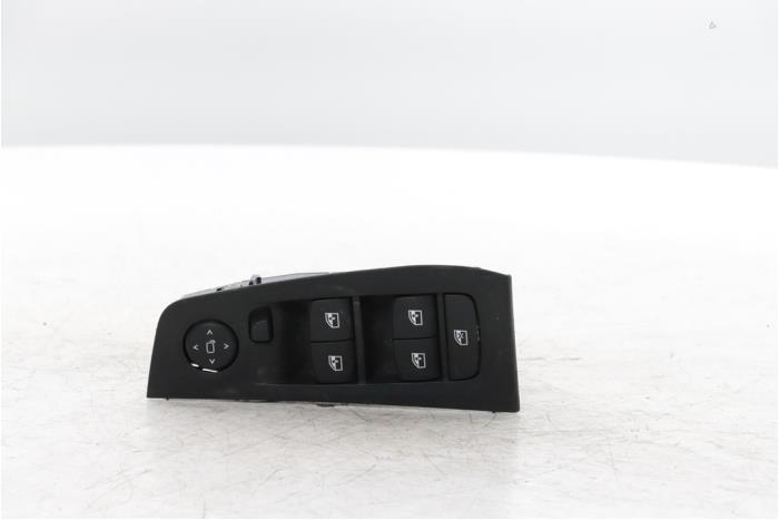 Usados Interruptor combinado de ventanillas BMW 1 serie (F40) 118i 1.5 TwinPower 12V Precio € 55,00 Norma de margen ofrecido por Snuverink Autodemontage