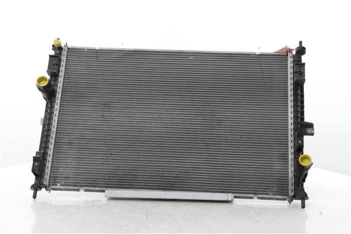 Usagé Radiateur Citroen C5 Aircross I (A4/AC/AJ/AR) 1.2 e-THP PureTech 130 Prix € 175,00 Règlement à la marge proposé par Snuverink Autodemontage