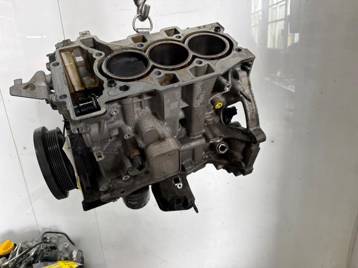 Used Engine crankcase Citroen C3 Aircross I (2C/2R) 1.2 e-THP PureTech 130 Price € 350,00 Margin scheme offered by Snuverink Autodemontage