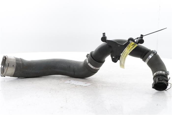Gebrauchte Intercooler Schlauch Renault Megane IV Estate (RFBK) 1.2 Energy TCE 130 Preis € 75,00 Margenregelung angeboten von Snuverink Autodemontage