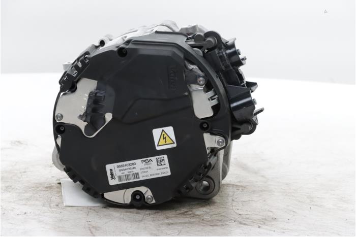 Usagé Dynamo Opel Corsa F (UB/UH/UP) 1.2 Turbo 12V 110 Hybrid Prix € 725,00 Règlement à la marge proposé par Snuverink Autodemontage