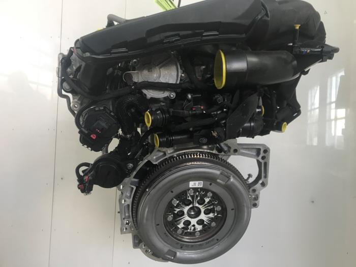 Motor van een Opel Corsa F (UB/UH/UP) 1.2 Turbo 12V 110 Hybrid 2026