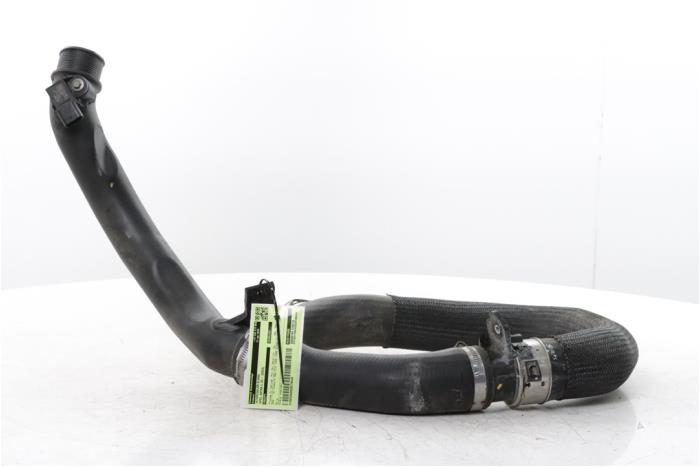 Gebrauchte Intercooler Schlauch Opel Astra L Sports Tourer (F4/FC/FN/FR) 1.6 Plug-in Hybrid Turbo 16V Preis € 42,35 Mit Mehrwertsteuer angeboten von Snuverink Autodemontage