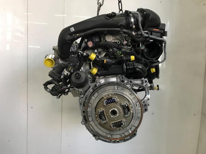 Engine from a Opel Astra L Sports Tourer (F4/FC/FN/FR) 1.6 Plug-in Hybrid Turbo 16V 2024