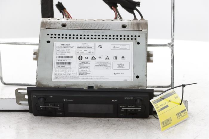 Gebrauchte Radio Renault Master III (MA/MB/MC/MD/MH/MF/MG/MH) 2.3 dCi 135 16V FWD Preis € 477,95 Mit Mehrwertsteuer angeboten von Snuverink Autodemontage