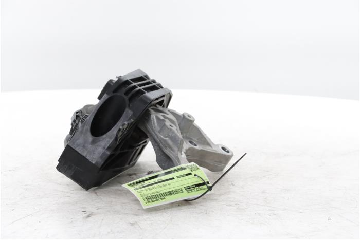 Engine mount from a Opel Corsa F (UB/UH/UP) 1.2 Turbo 12V 110 Hybrid 2026