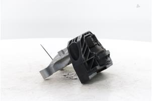 Engine mount from a Opel Corsa F (UB/UH/UP) 1.2 Turbo 12V 110 Hybrid 2026