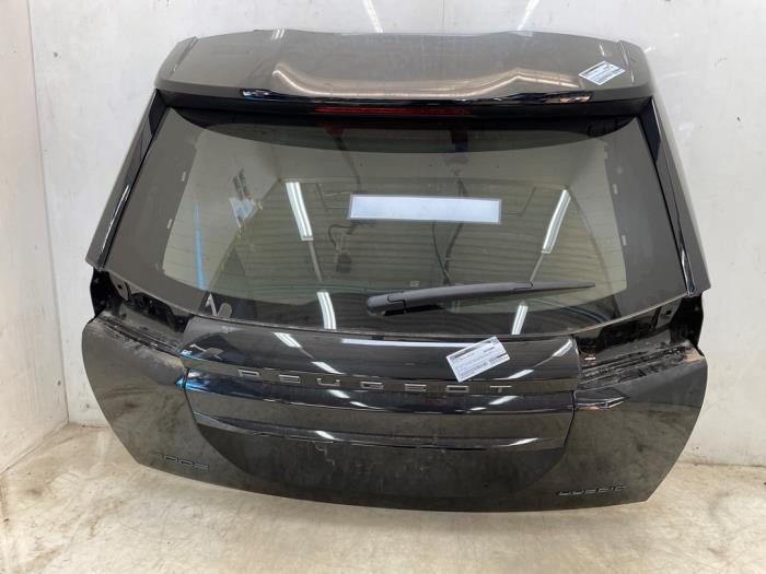 Używane Tylna klapa Peugeot 2008 (UD/UK/UR/US/UX) 1.2 Hybrid 136 Cena € 925,65 Z VAT oferowane przez Snuverink Autodemontage
