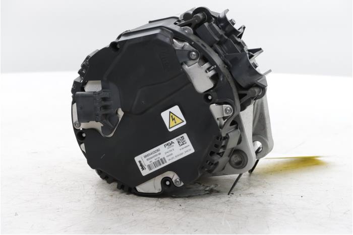 Usagé Dynamo Peugeot 2008 (UD/UK/UR/US/UX) 1.2 Hybrid 136 Prix € 877,25 Prix TTC proposé par Snuverink Autodemontage