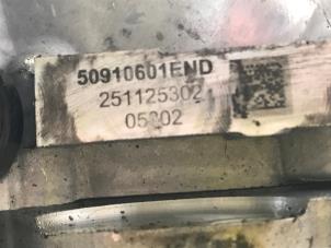 Getriebe van een Peugeot 2008 (UD/UK/UR/US/UX) 1.2 Hybrid 136 2025