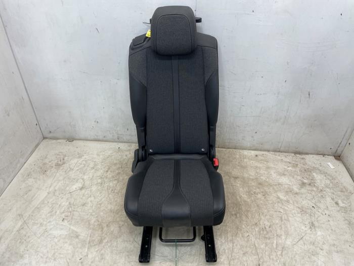 Używane Fotel tylny Peugeot 5008 II (M4/MC/MJ/MR) 1.2 12V e-THP PureTech 130 Cena € 345,00 Procedura marży oferowane przez Snuverink Autodemontage