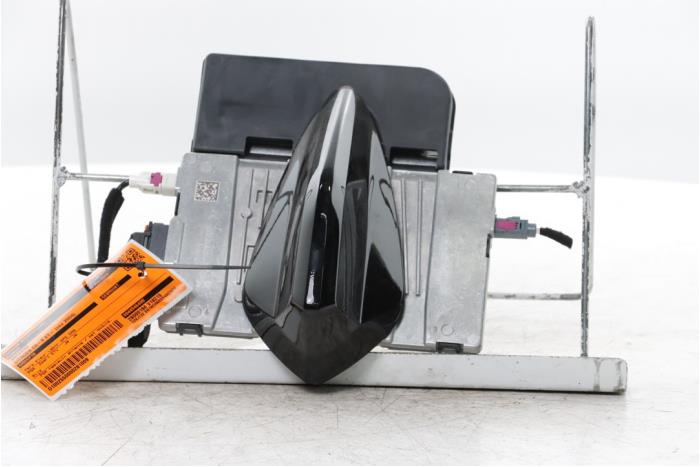 Używane Antena Citroen C5 X (NC/ND) 1.2 e-THP PureTech 130 Cena € 185,00 Procedura marży oferowane przez Snuverink Autodemontage