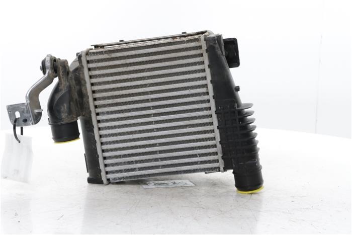 Usados Intercooler Peugeot 308 SW (F4/FC/FN/FR) 1.6 16V HYbrid 180 e-EAT8 Precio € 66,55 IVA incluido ofrecido por Snuverink Autodemontage