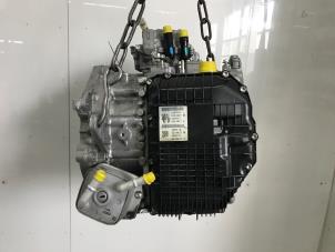 Getriebe van een Peugeot 308 SW (F4/FC/FN/FR) 1.6 16V HYbrid 180 e-EAT8 2022