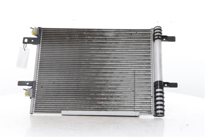 Gebrauchte Klima Kondensor Peugeot 3008 II (M4/MC/MJ/MR) 1.2 12V e-THP PureTech 130 Preis € 60,00 Margenregelung angeboten von Snuverink Autodemontage