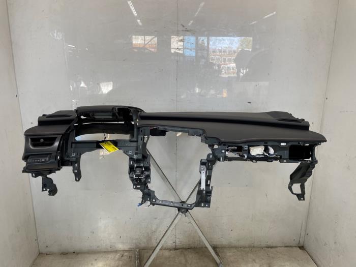 Używane Panel Lexus UX 300h 2.0 16V Cena € 450,00 Procedura marży oferowane przez Snuverink Autodemontage