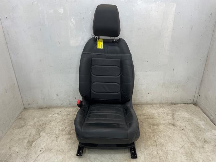 Używane Fotel lewy Citroen C5 X (NC/ND) 1.2 e-THP PureTech 130 Cena € 175,00 Procedura marży oferowane przez Snuverink Autodemontage