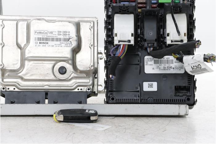 Used Engine management computer Ford Transit Courier 1.5 EcoBlue Price € 423,50 Inclusive VAT offered by Snuverink Autodemontage