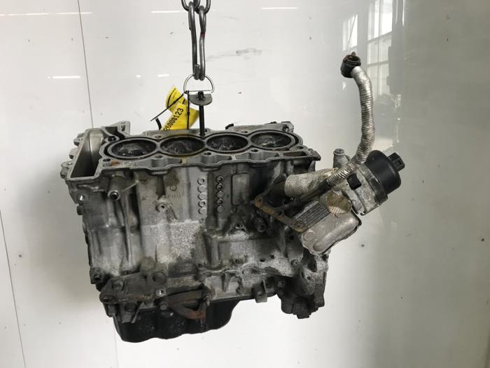 Used Engine crankcase Peugeot 3008 II (M4/MC/MJ/MR) 1.6 16V HYbrid 225 Price € 574,75 Inclusive VAT offered by Snuverink Autodemontage