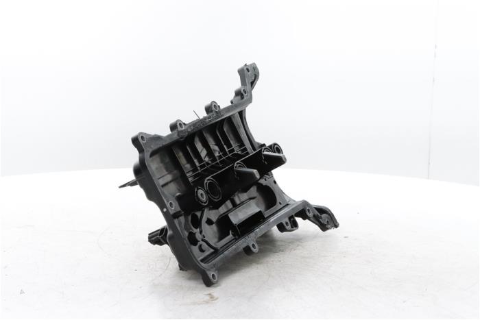 Ventildeckel van een Renault Clio V (RJAB) 1.0 TCe 90 12V 2022