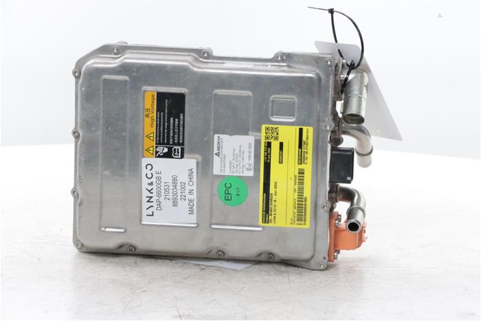 Używane Ladowarka pokladowa Lynk &amp; Co 01 1.5 PHEV Cena na żądanie oferowane przez Snuverink Autodemontage
