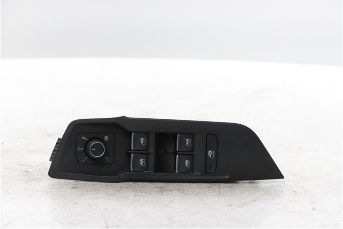 Usados Interruptor combinado de ventanillas Volkswagen Tiguan (CT1) 1.5 eHybrid 272 Precio € 108,90 IVA incluido ofrecido por Snuverink Autodemontage