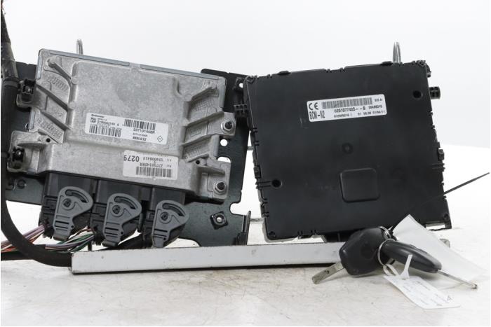 Used Engine management computer Renault Kangoo/Grand Kangoo (KW) 1.6 16V Price € 350,00 Margin scheme offered by Snuverink Autodemontage