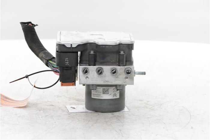 Begagnade ABS-pump Citroen C4 Berline (BA/BB/BC) ë-C4 50 kWh Pris € 240,00 Marginaltabell erbjuds av Snuverink Autodemontage