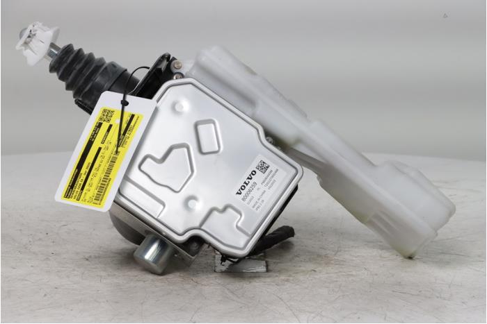 Usagé Assistant de freinage Volvo EX30 Twin Motor Performance 69 kWh Prix € 105,00 Règlement à la marge proposé par Snuverink Autodemontage