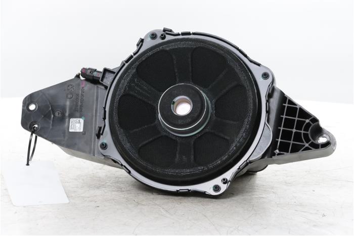 Używane Subwoofer Volvo EX30 Twin Motor Performance 69 kWh Cena na żądanie oferowane przez Snuverink Autodemontage