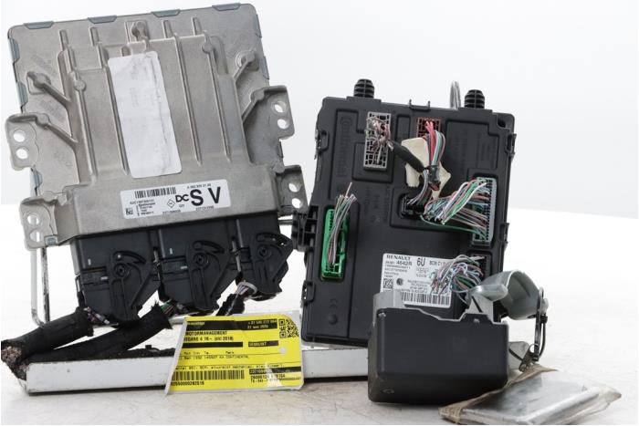 Used Engine management computer Renault Megane IV Estate (RFBK) 1.3 TCE 140 16V Price € 325,00 Margin scheme offered by Snuverink Autodemontage