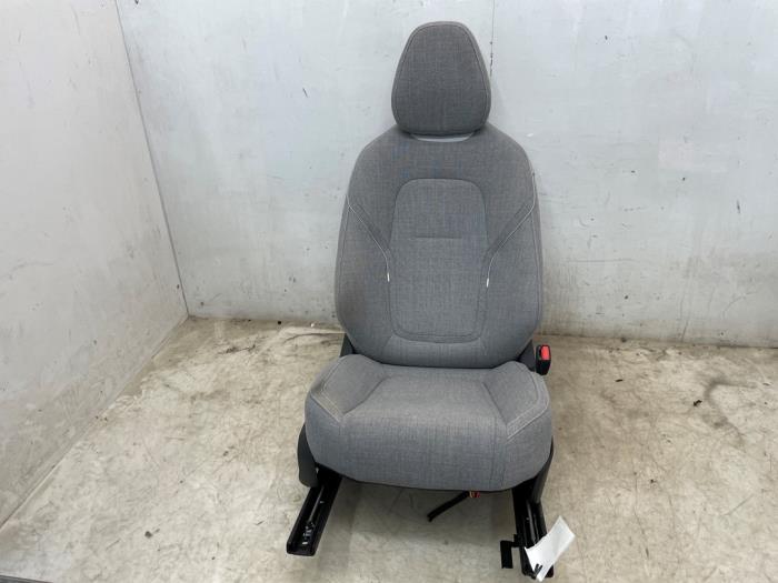 Używane Fotel prawy Volvo EX30 Twin Motor Performance 69 kWh Cena € 150,00 Procedura marży oferowane przez Snuverink Autodemontage