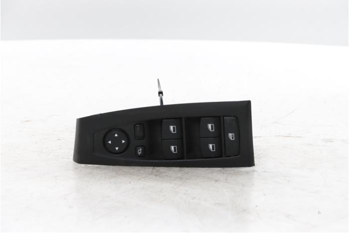 Usados Interruptor combinado de ventanillas BMW 2 serie Active Tourer (F45) 225xe iPerformance 1.5 TwinPower Turbo 12V Precio € 90,00 Norma de margen ofrecido por Snuverink Autodemontage