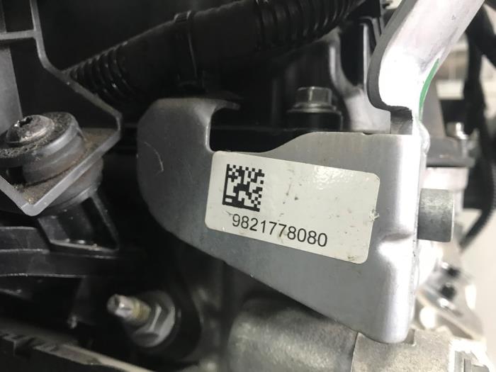 Engine from a Citroën C5 Aircross I (A4/AC/AJ/AR) 1.6 Hybrid 225 16V 2023