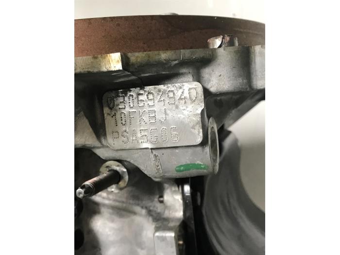 Engine from a Citroën C5 Aircross I (A4/AC/AJ/AR) 1.6 Hybrid 225 16V 2023
