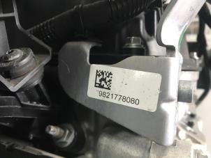 Engine from a Citroën C5 Aircross I (A4/AC/AJ/AR) 1.6 Hybrid 225 16V 2023