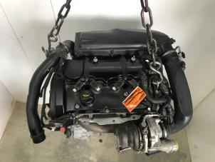 Engine from a Citroën C5 Aircross I (A4/AC/AJ/AR) 1.6 Hybrid 225 16V 2023